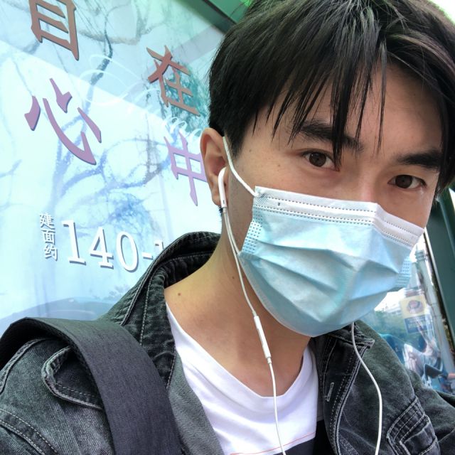 流浪歌手华东